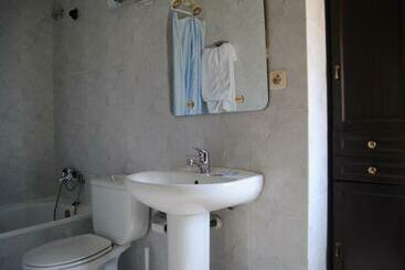پانسیون Hostal ávila
