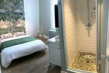 تختخواب و صبحانه La Lambertine & Spa