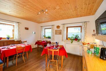 تختخواب و صبحانه Landhaus Freund