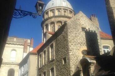 تختخواب و صبحانه Le Relais De Saint Jacques