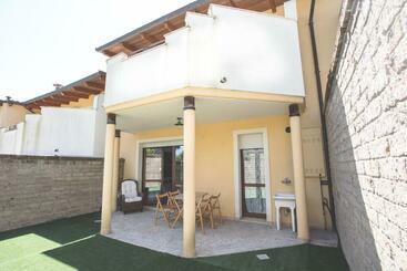 تختخواب و صبحانه Villa Malù
