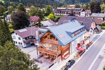 Fleischerei   Apartments, Cafe & Weinbar