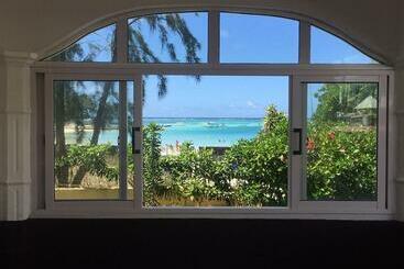 پانسیون Chez Johnny Blue Bay