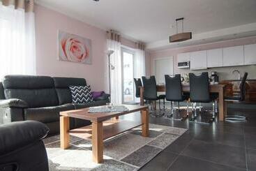 پانسیون Komfortable Apartment Wohnung