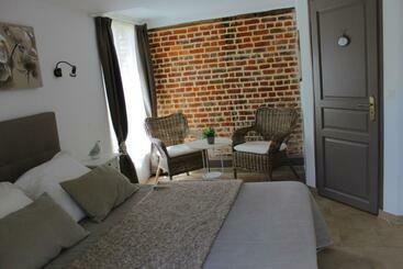 تختخواب و صبحانه Chambres Du Marais