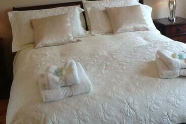تختخواب و صبحانه Clonoughter Heights
