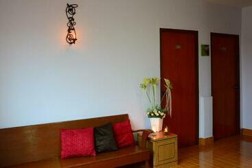 پانسیون Phoonsab Hostel