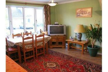تختخواب و صبحانه Camelot Retreat   Tor View