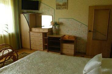 پانسیون Home For Guests Lakštingala