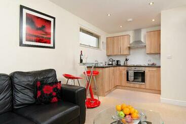 فندق Cotham Lawn Apartments