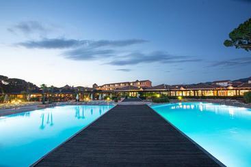 هتل Garden Toscana Resort