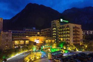 هتل Holiday Inn Jiuzhai Jarpo