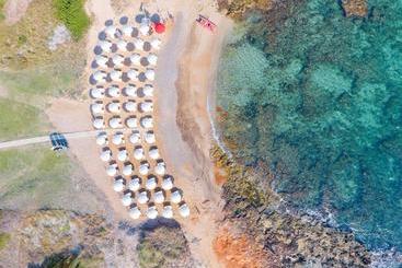 هتل Torre Guaceto Greenblu Resort