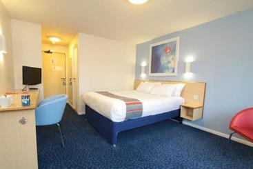 هتل Travelodge Horsham Central