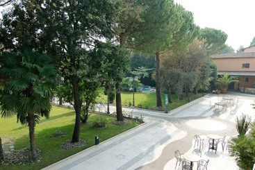 هتل Ville Panazza