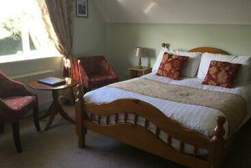 تختخواب و صبحانه Nymphsfield House