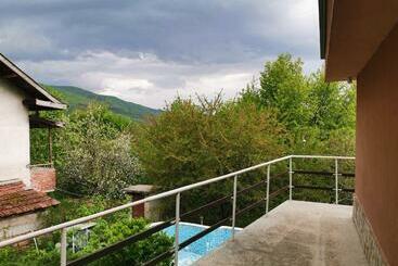 پانسیون Villa Aqua