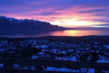 تختخواب و صبحانه Magie Du Léman