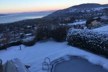 تختخواب و صبحانه Magie Du Léman