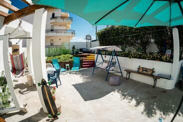 هاستل Native Surfhouse