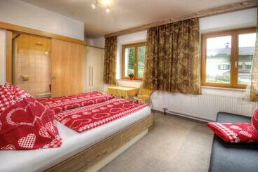 تختخواب و صبحانه Haus Brandner