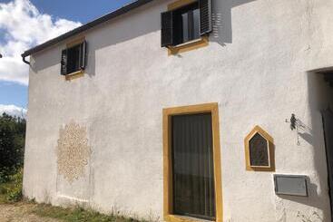 צימר House Of The Three Marias