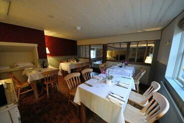 هاستل The Marlborough