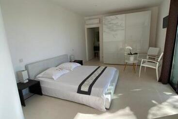 پانسیون Villa Les Restanques