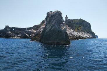 تختخواب و صبحانه Country House La Scortica