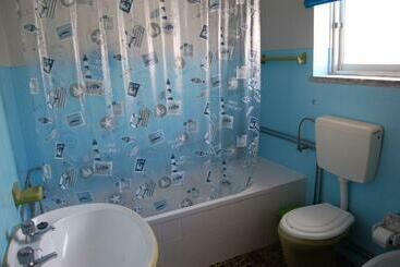 تختخواب و صبحانه Swordfish Eco House Peniche