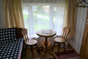 Kraavi Guest Hostel