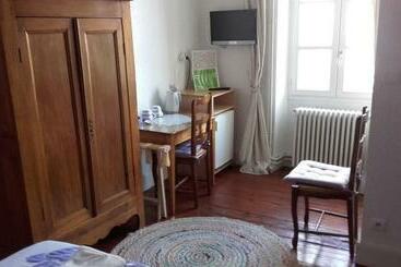 تختخواب و صبحانه Chambre D Hôtes La Tour De Brazalem