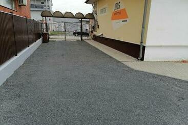 تختخواب و صبحانه Joós Apartman
