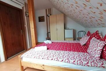 تختخواب و صبحانه Joós Apartman