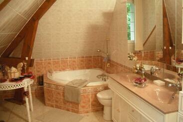 تختخواب و صبحانه Les Chambres Du Lac