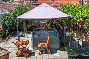 Mikulov   Inn   Hotel S Vinným Sklepem Venuše