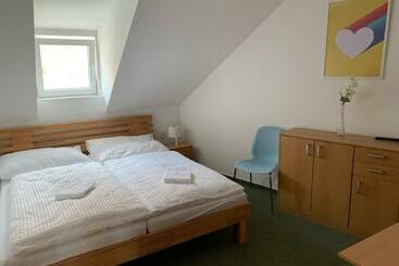 Mikulov   Inn   Hotel S Vinným Sklepem Venuše