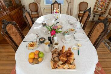 تختخواب و صبحانه Jane Laur   Honfleur