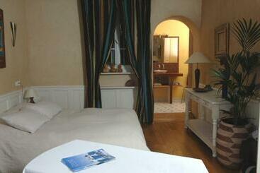 تختخواب و صبحانه Chambres D Hôtes Le Clos D Enhaut