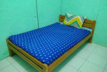 پانسیون Crystall Guesthouse