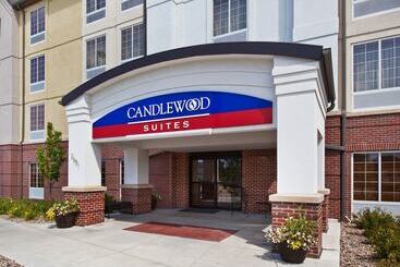 هتل Candlewood Suites Omaha Airport By Ihg