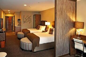 Oxford Hotel Bend