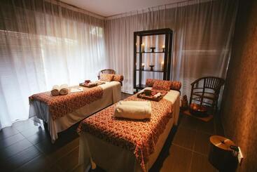 فندق Sand & Sandals Desaru Beach Resort & Spa