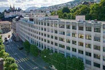 هتل Neuchatel City