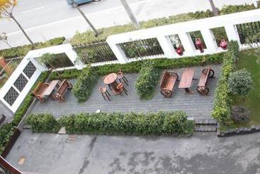 Baolong Homelike Hotel (Wusong Branch)