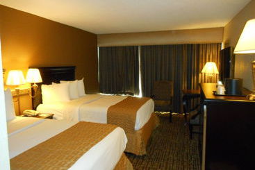 هتل Quality Inn Near Hampton Coliseum