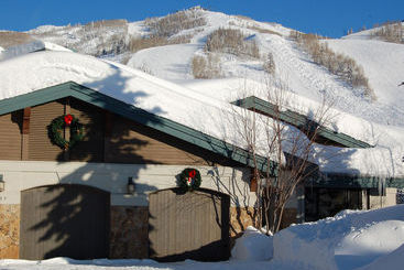 هتل The Trails At Storm Meadows