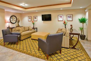 هتل Candlewood Suites Kansas City Airport