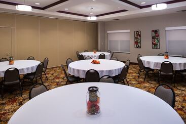 فندق Holiday Inn Express & Suites Pittsburg, An Ihg