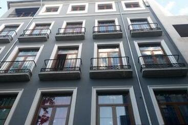 پانسیون Nest Style Granada